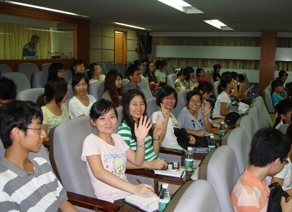 飞羽志愿者的由来 - 施华洛世奇光学世界 鸟网