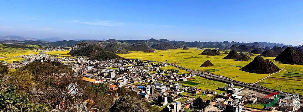 罗平.金鸡峰全景图.jpg