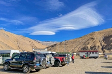 西藏风光  珠穆朗玛峰大本营停车场