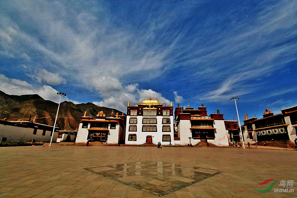 昌都强巴林寺风光