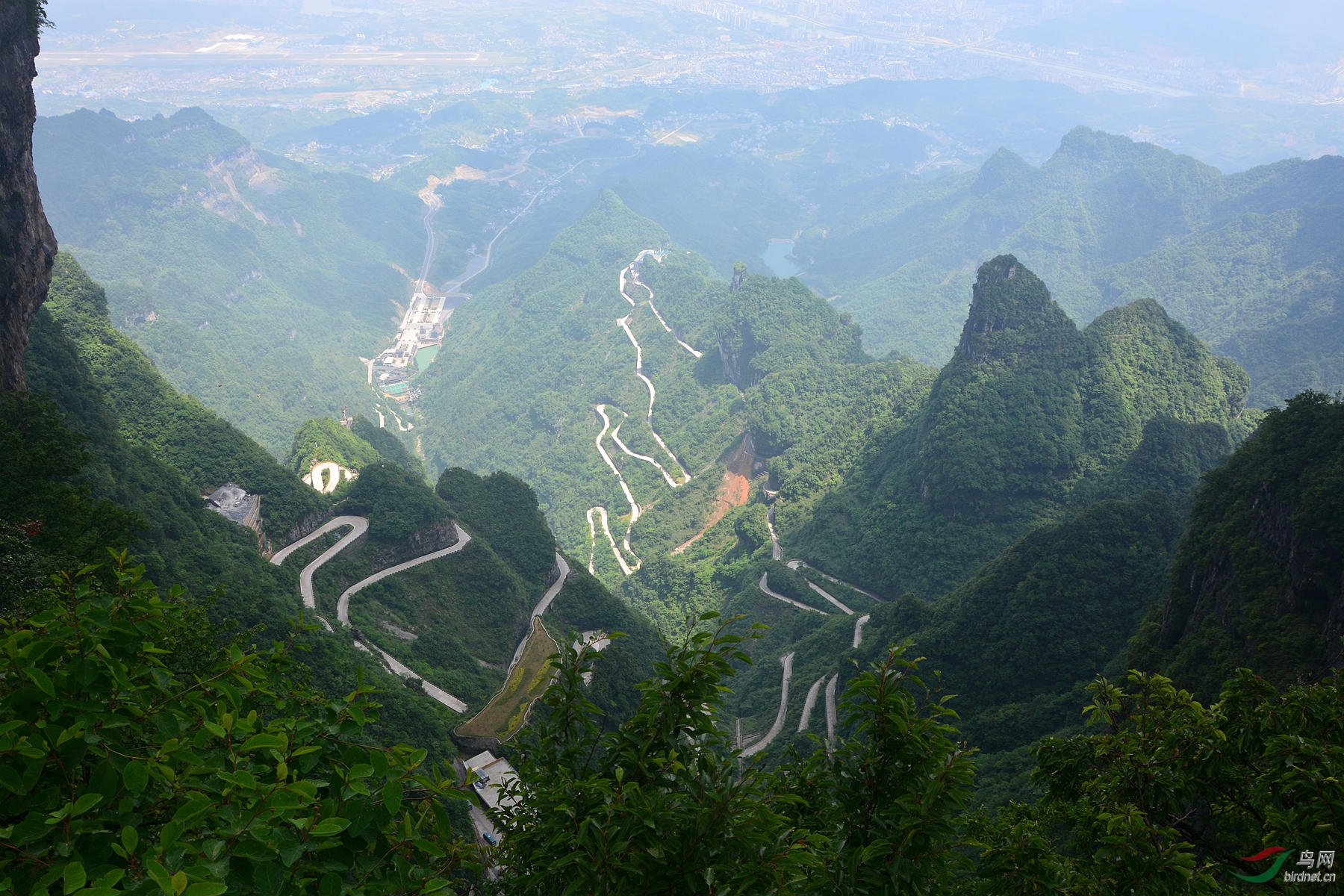 张家界进天门山的九十九道拐