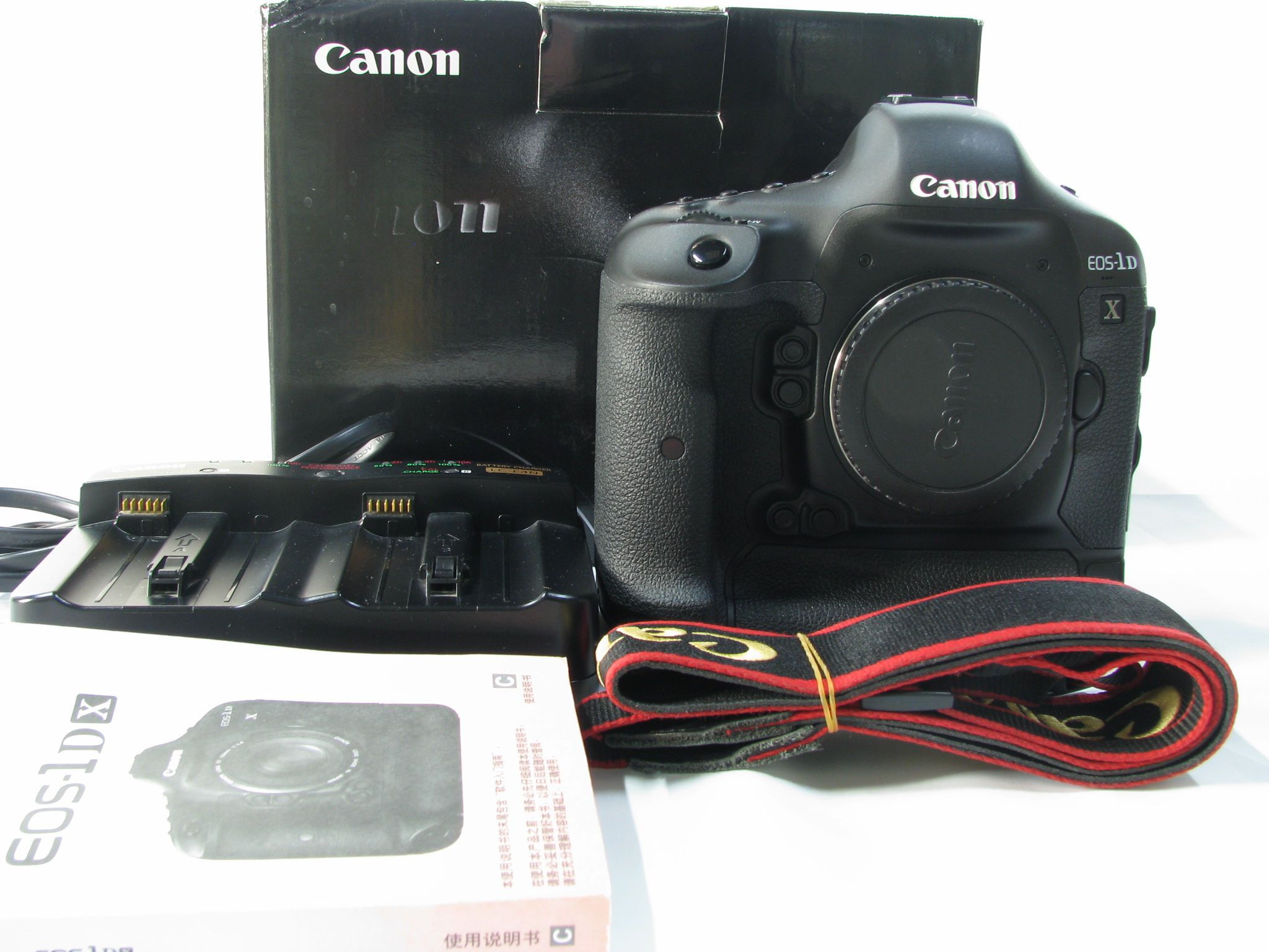 ���� EOS-1D X����98�¿�����18000����
