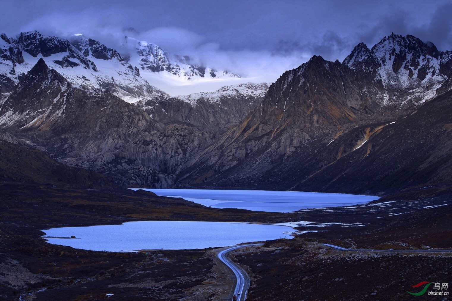 海子山姊妹湖川藏线上一颗耀眼的明珠