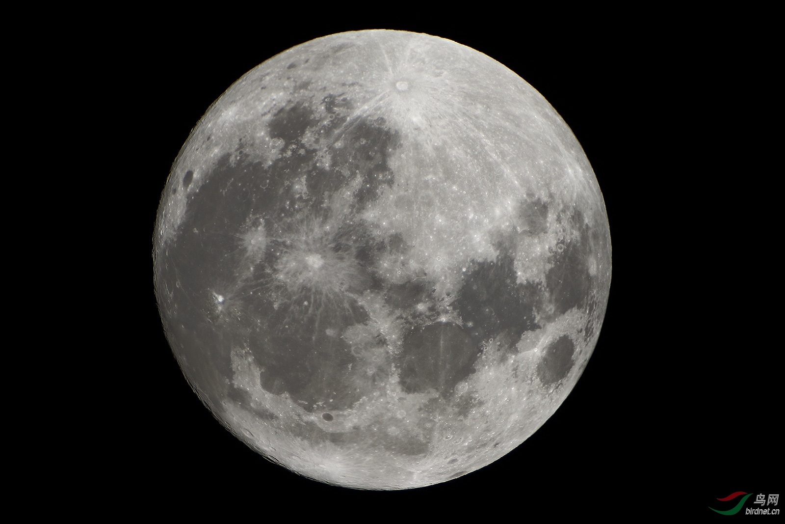 超长焦距拍摄十五的月亮十五圆