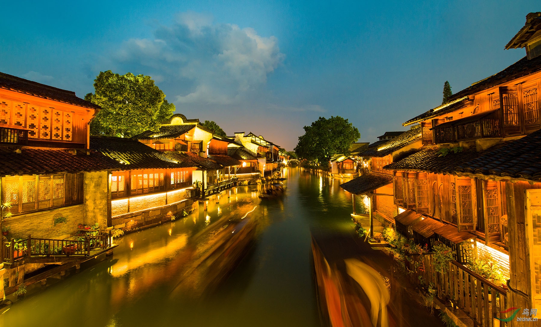 小镇夜色