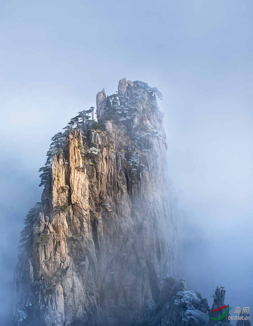 Alex Lu������Ǿ�ʿ79-��Χ-0013.Peak in Fog_����Ȼ���.jpg