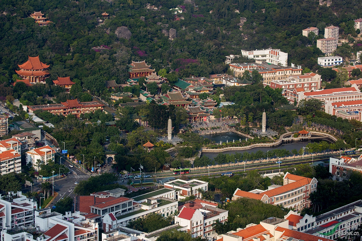 鸟瞰厦门南普陀寺