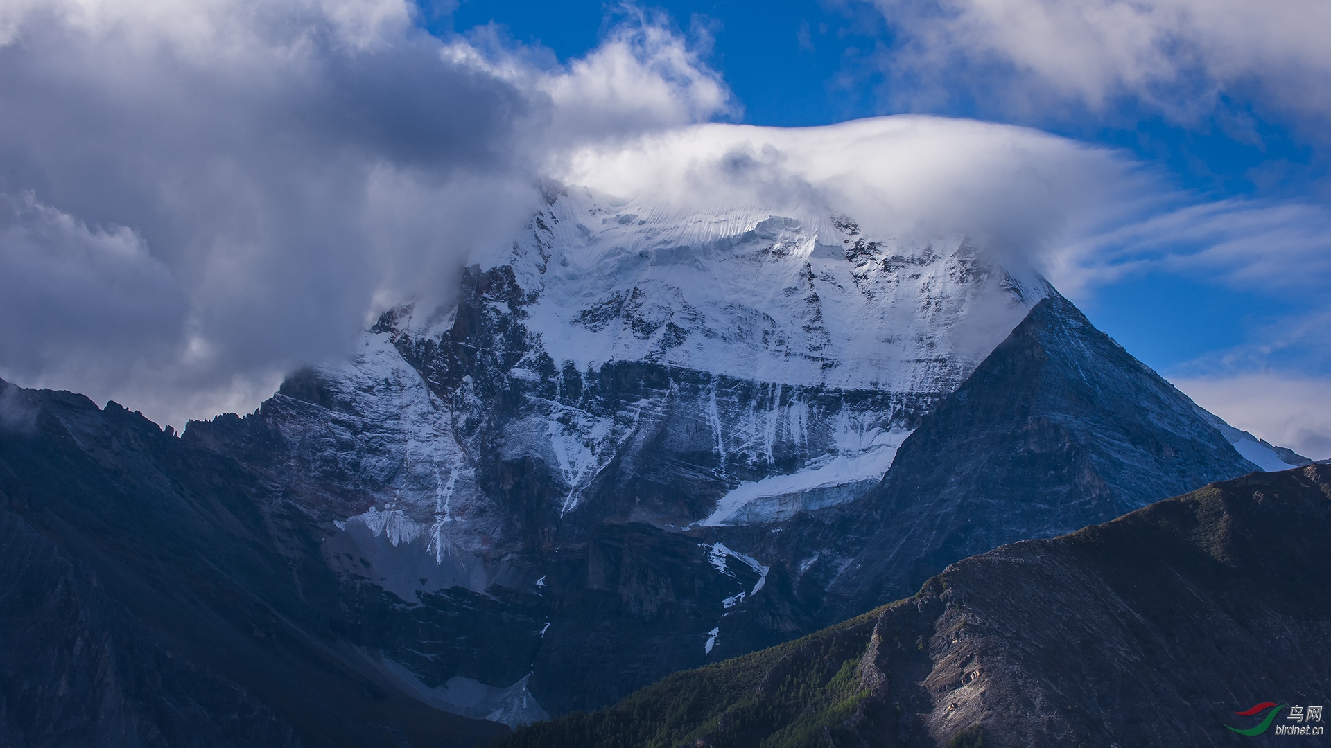 稻城亚丁的仙乃日雪山