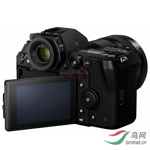Panasonic-Lumix-S1-camera3.jpg
