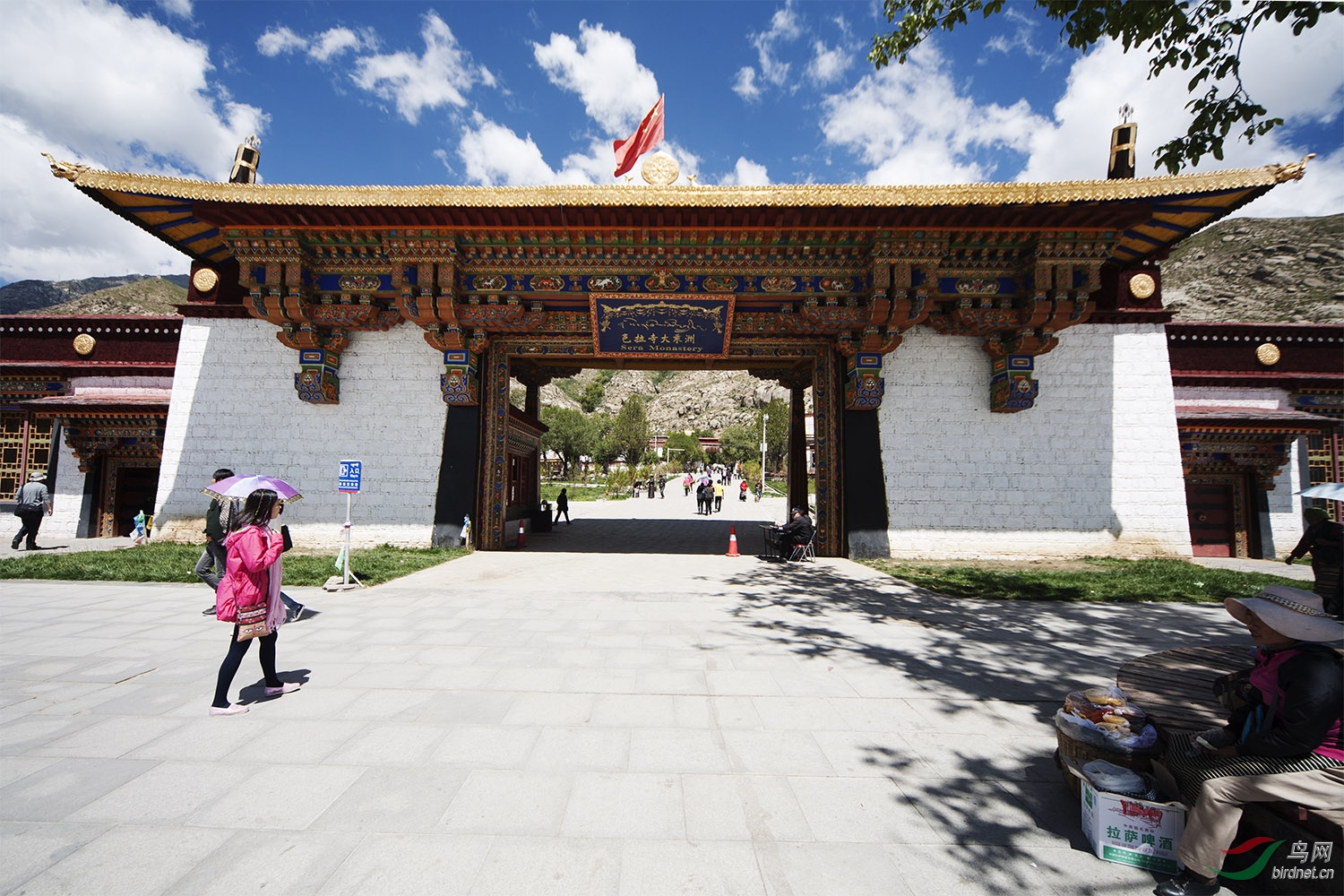 色拉寺大门图片