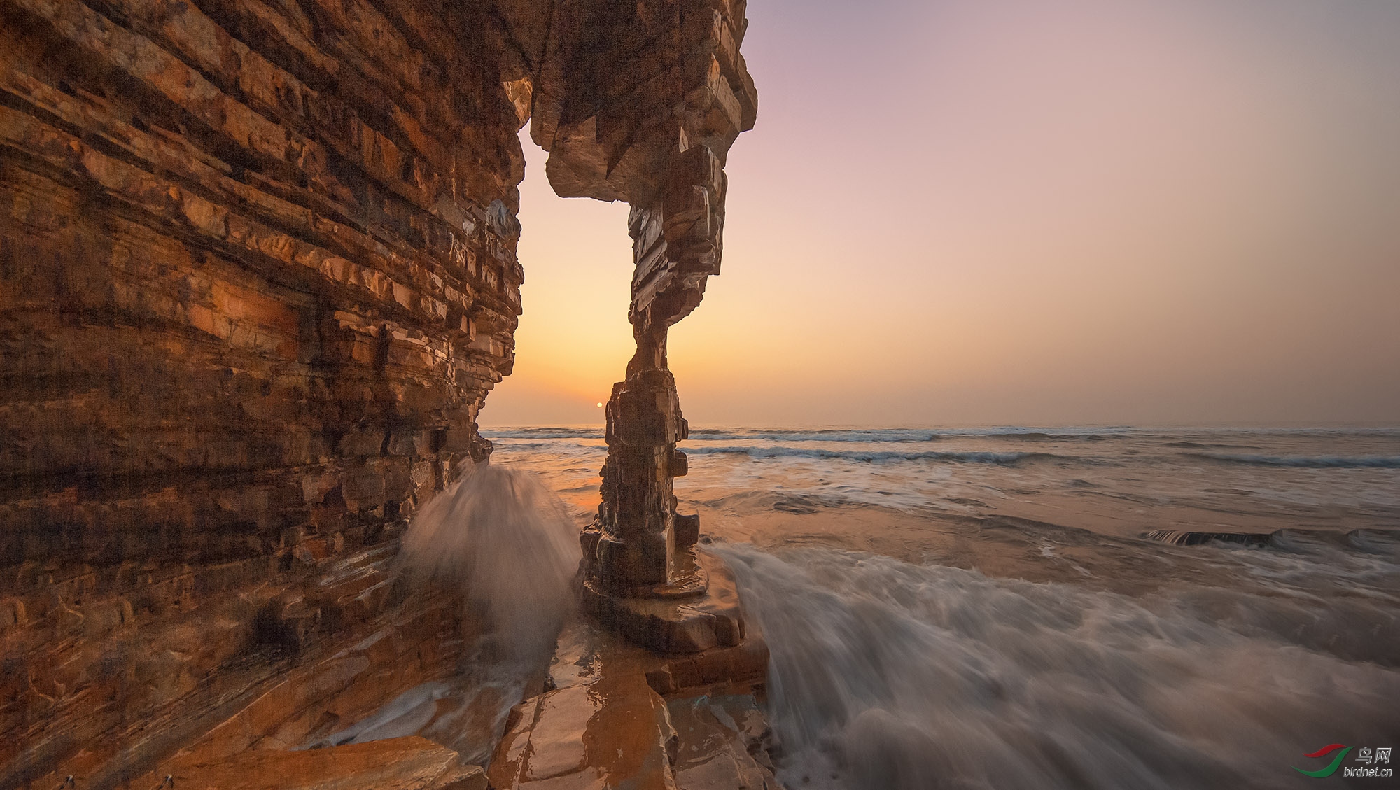 《中流砥柱》----------世界奇石景观(渤海排石)