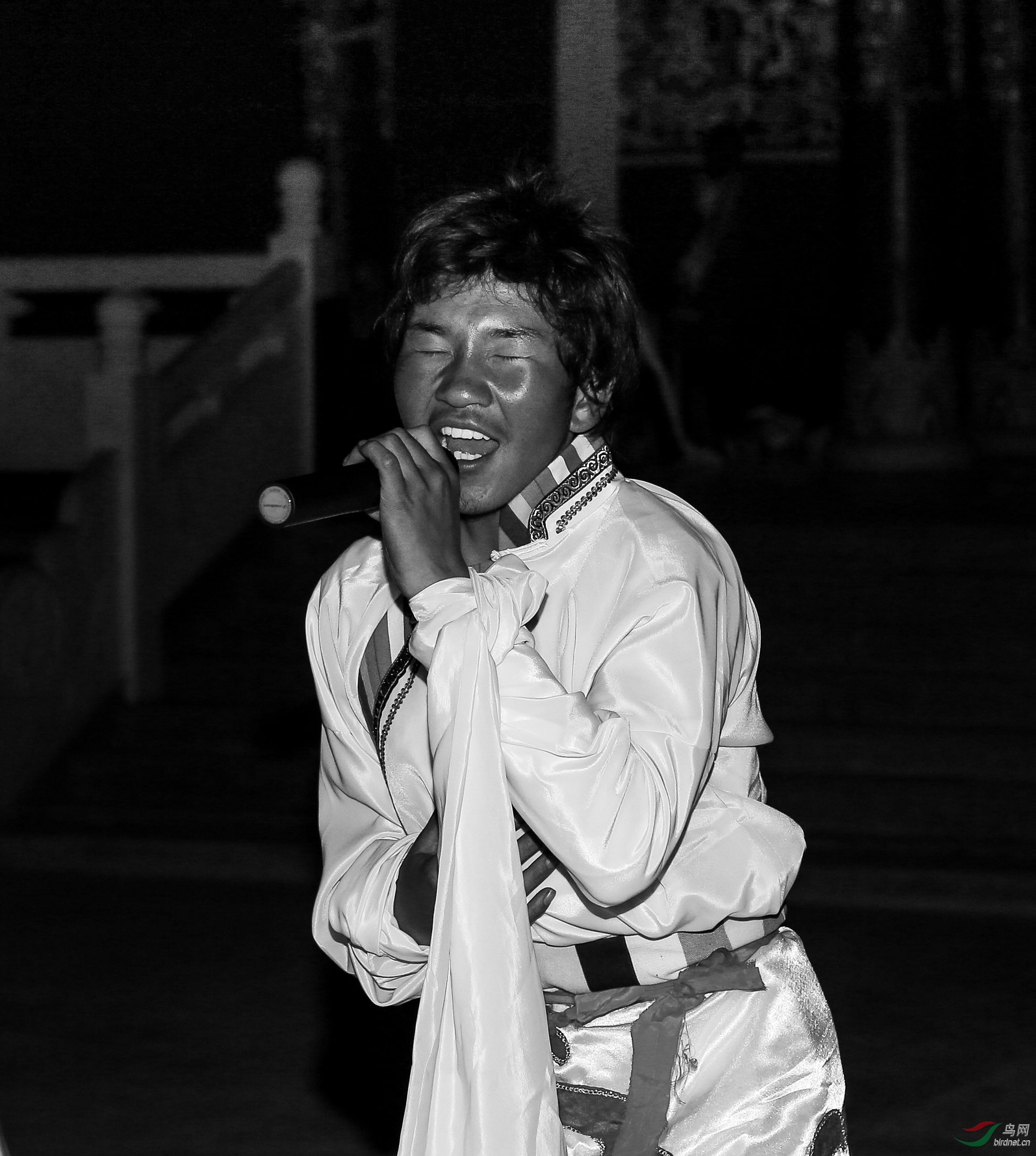 爰唱歌的壮族小伙子