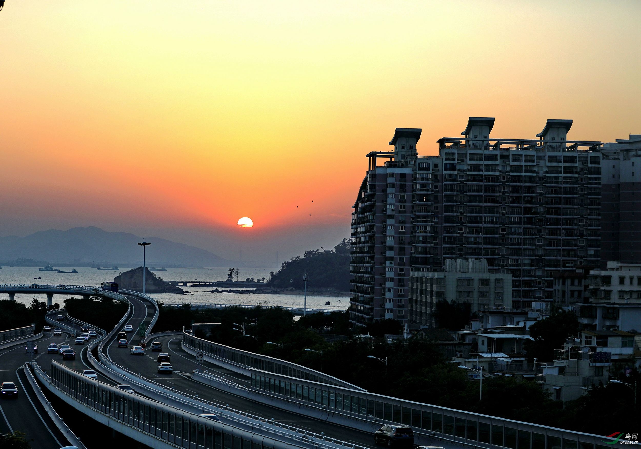 城市夕阳