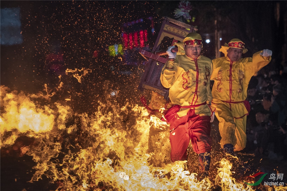 20跳火10 Jump over the fire10.jpg