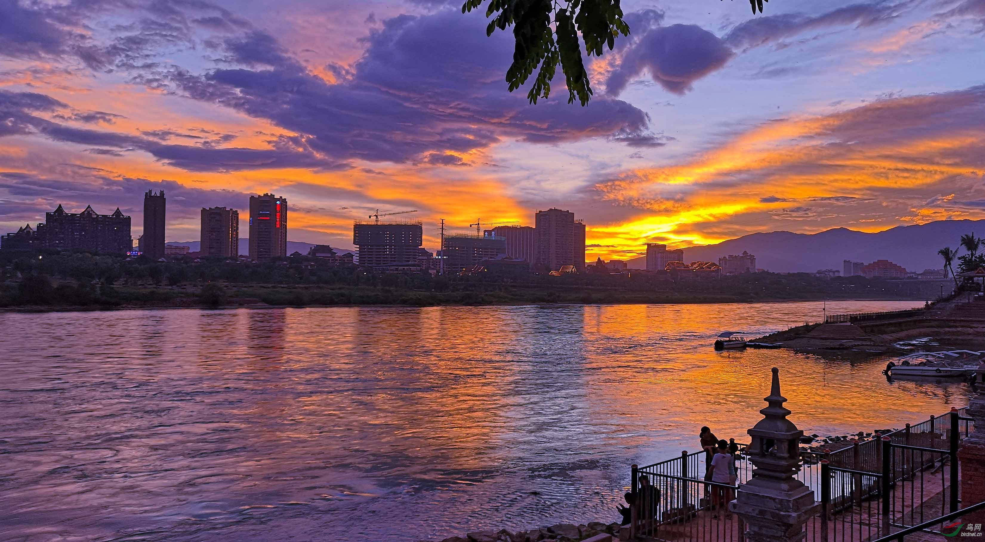 日落湄南河bie图片