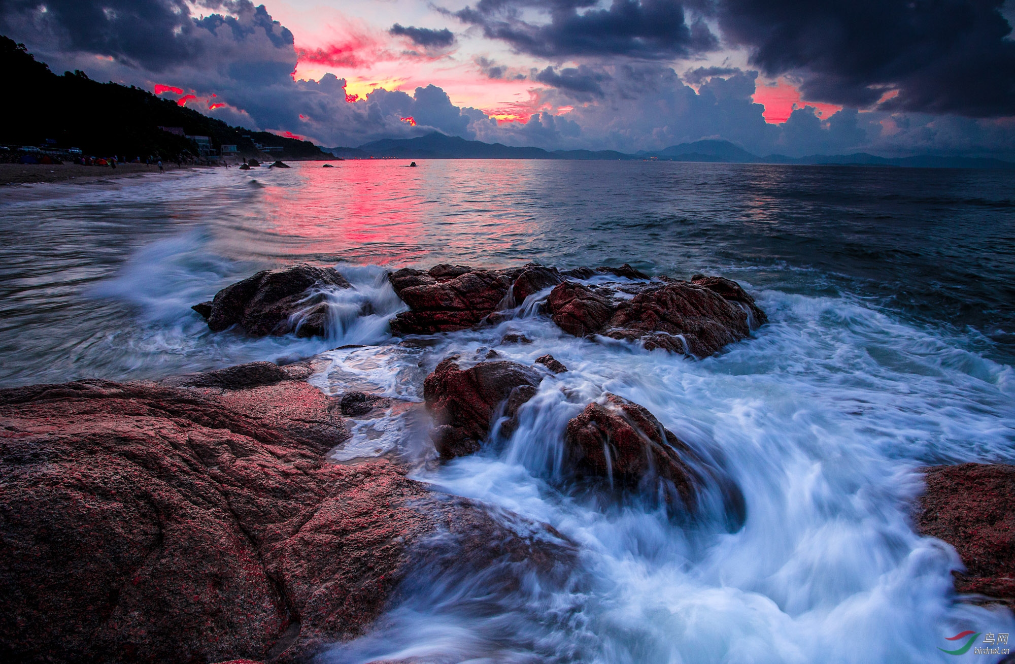 霞光海浪