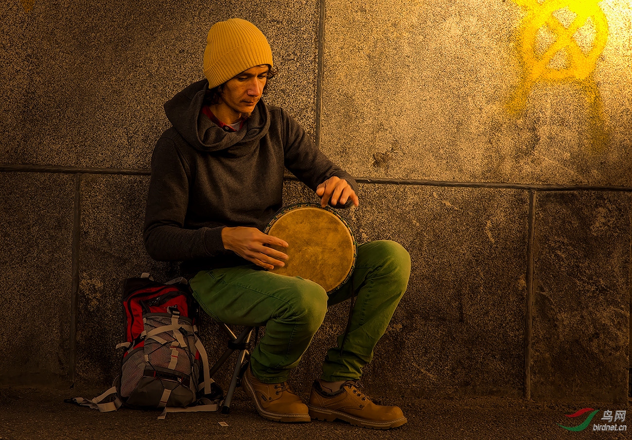 孤独的街头艺人