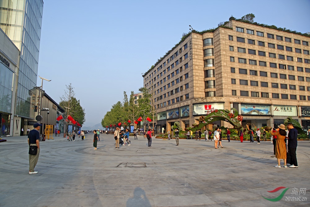 早晨随拍新开街的杭州西湖湖滨步行街街景分享