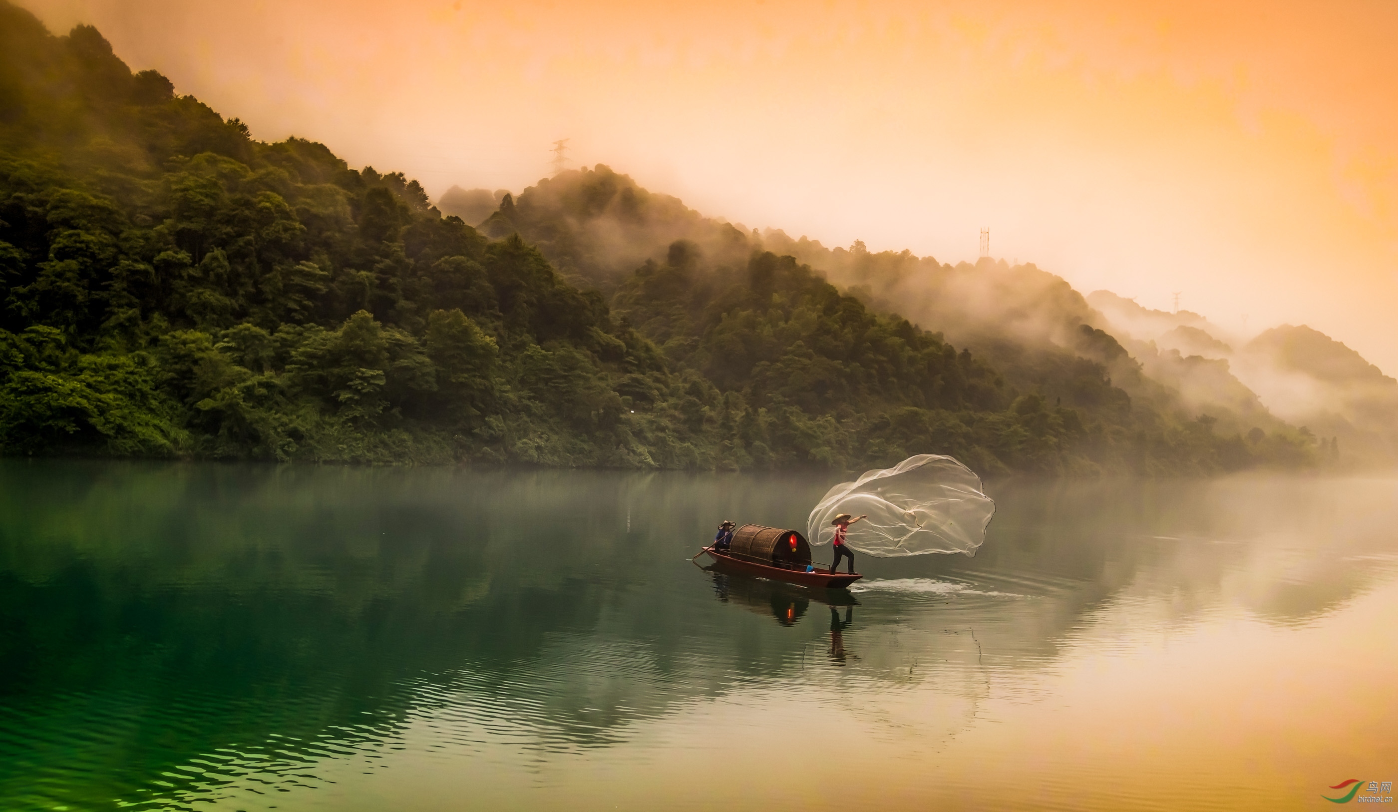 晨光云雾小东江