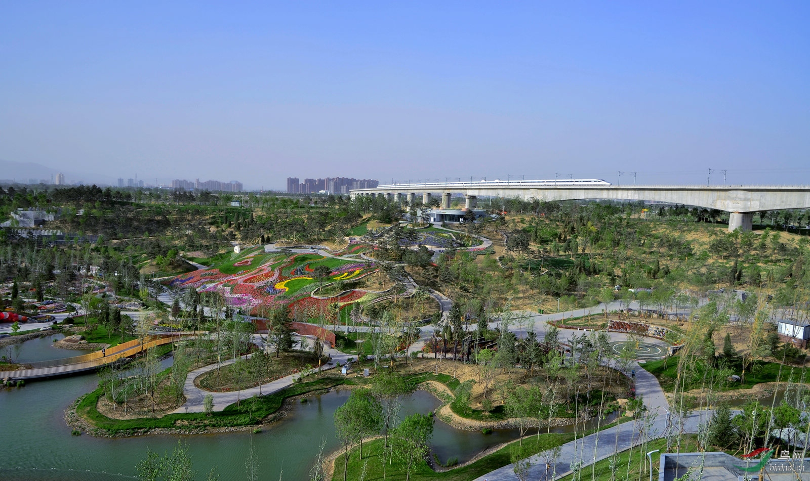 高铁飞驶园博园---锦绣谷