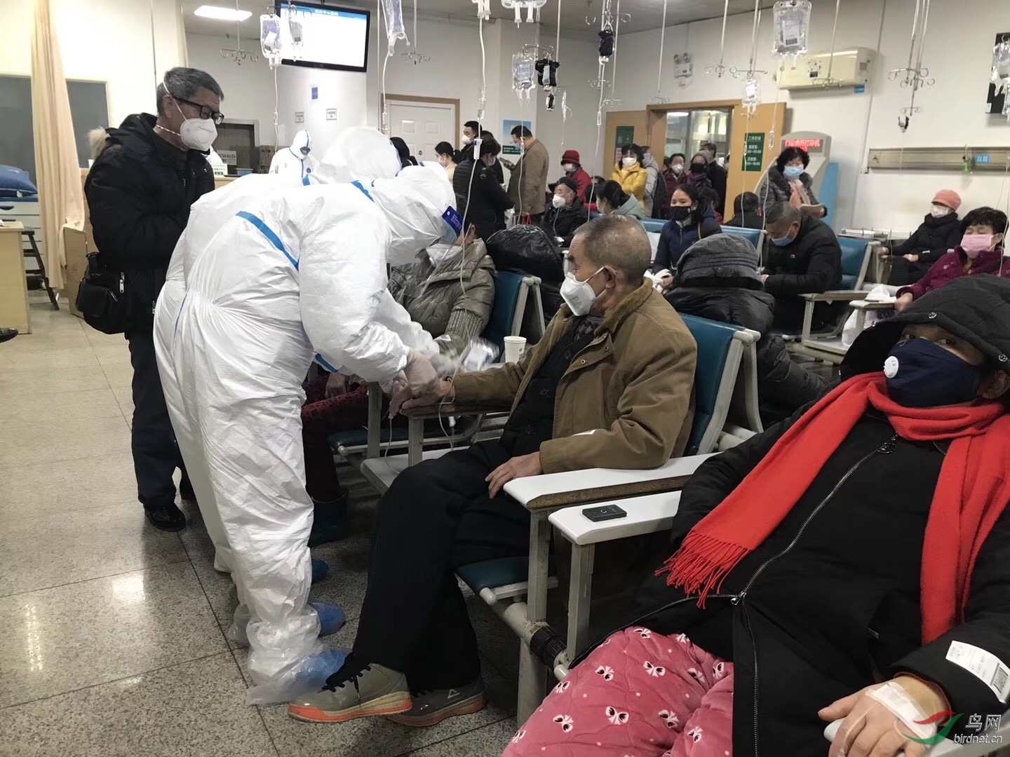 ս����һ�ߵ�ҽ��������