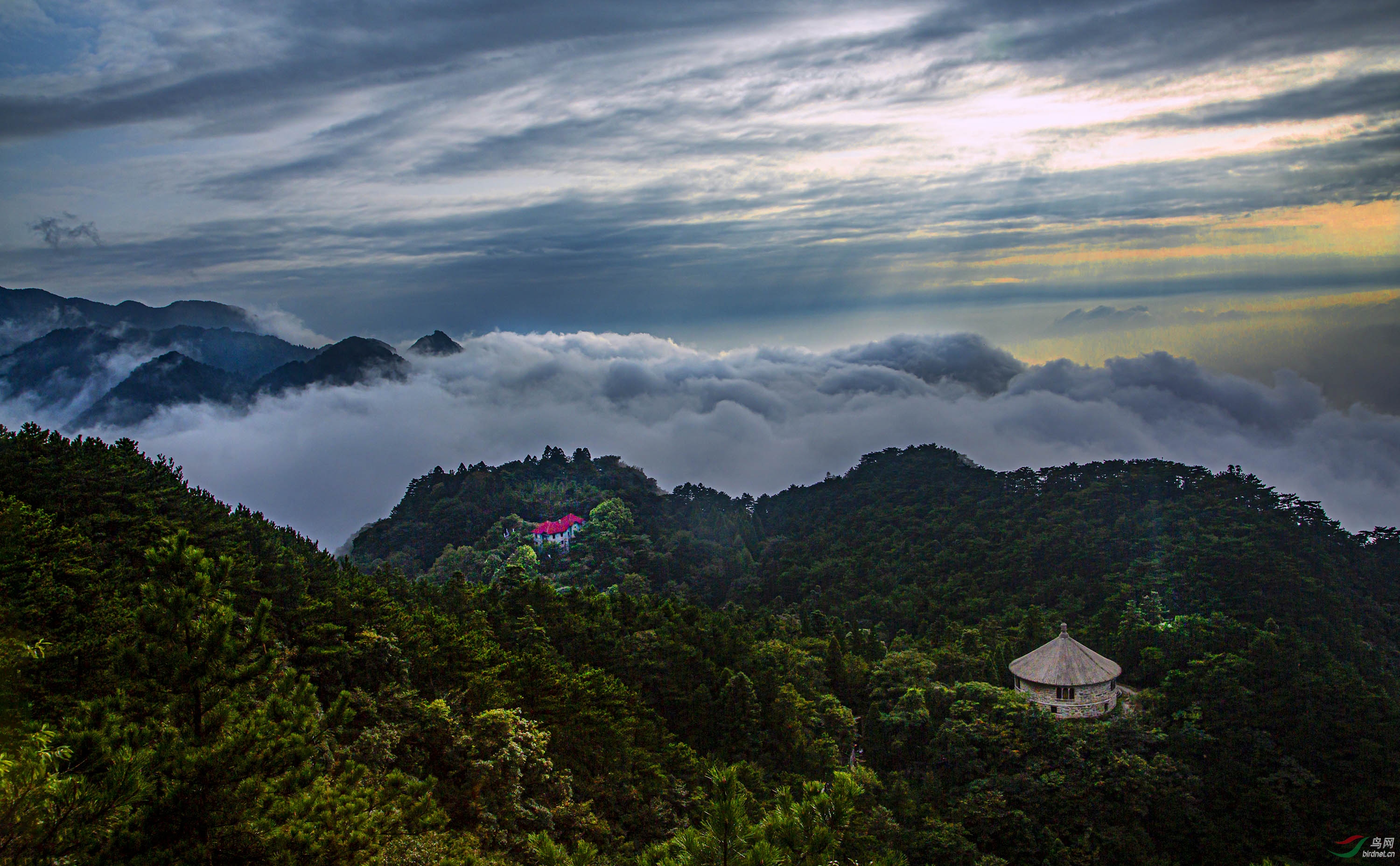庐山圆佛殿云海