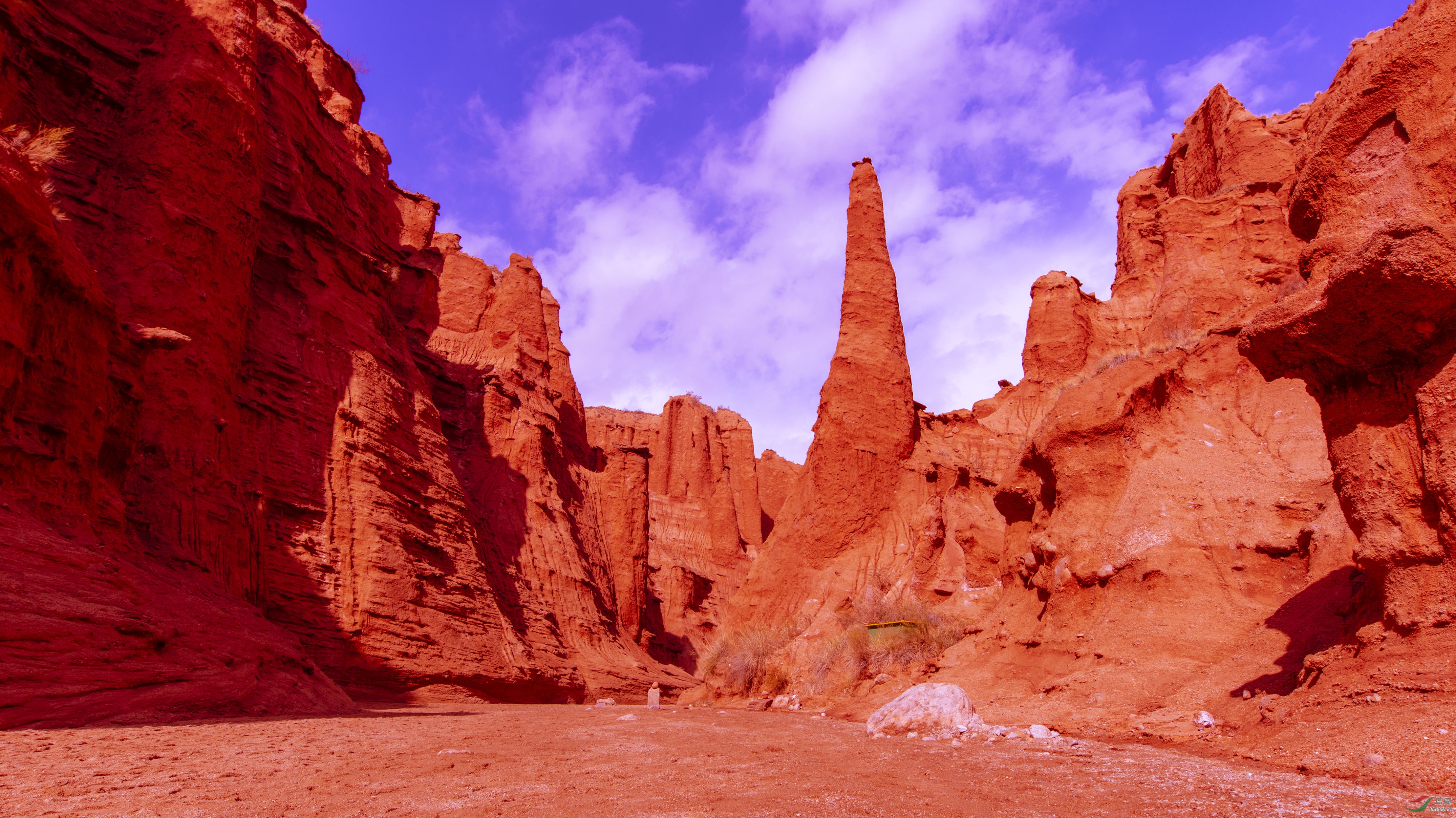 南疆温宿大峡谷