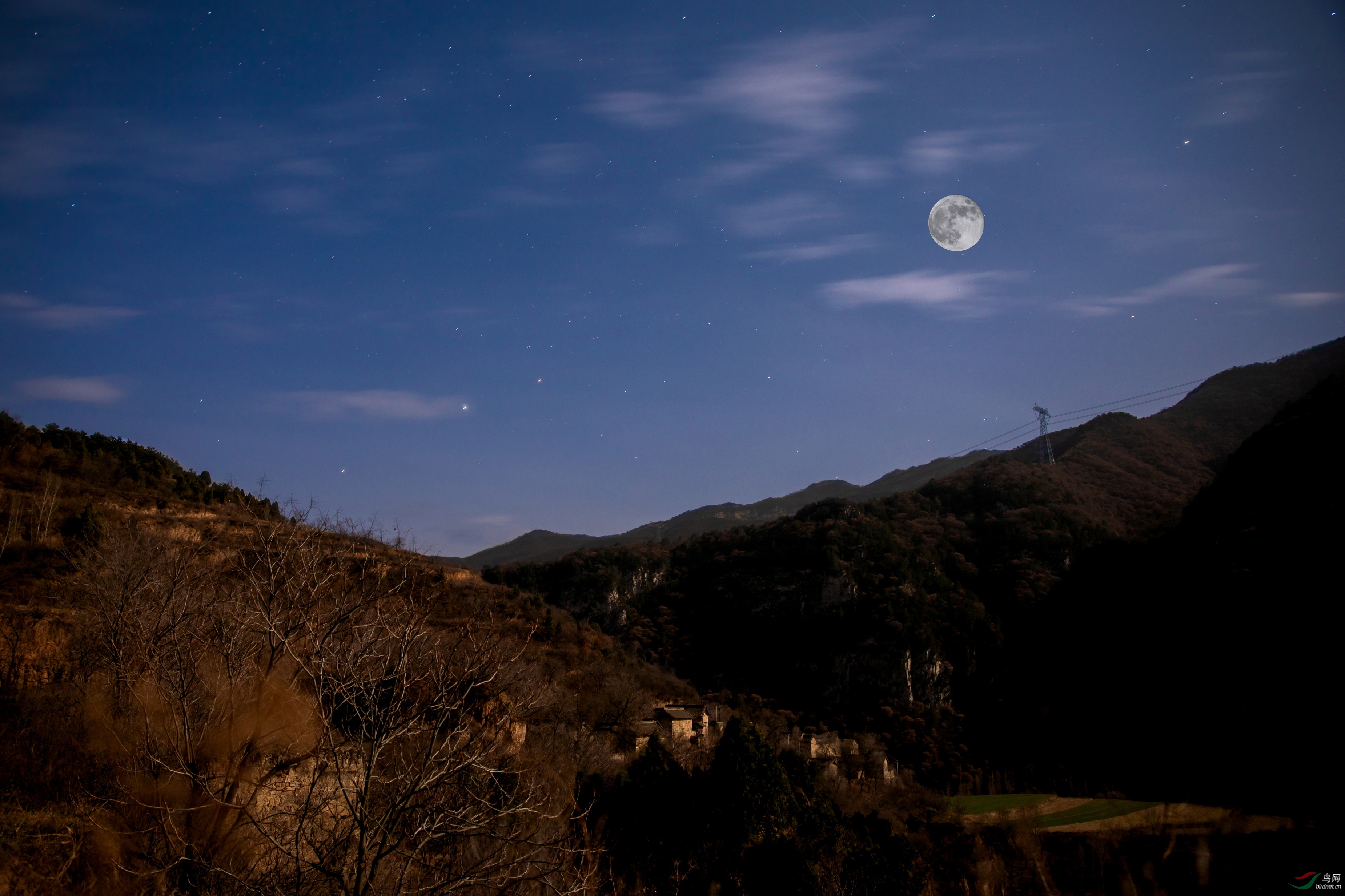 满月光下小山村(祝贺佳作荣获首页精华)