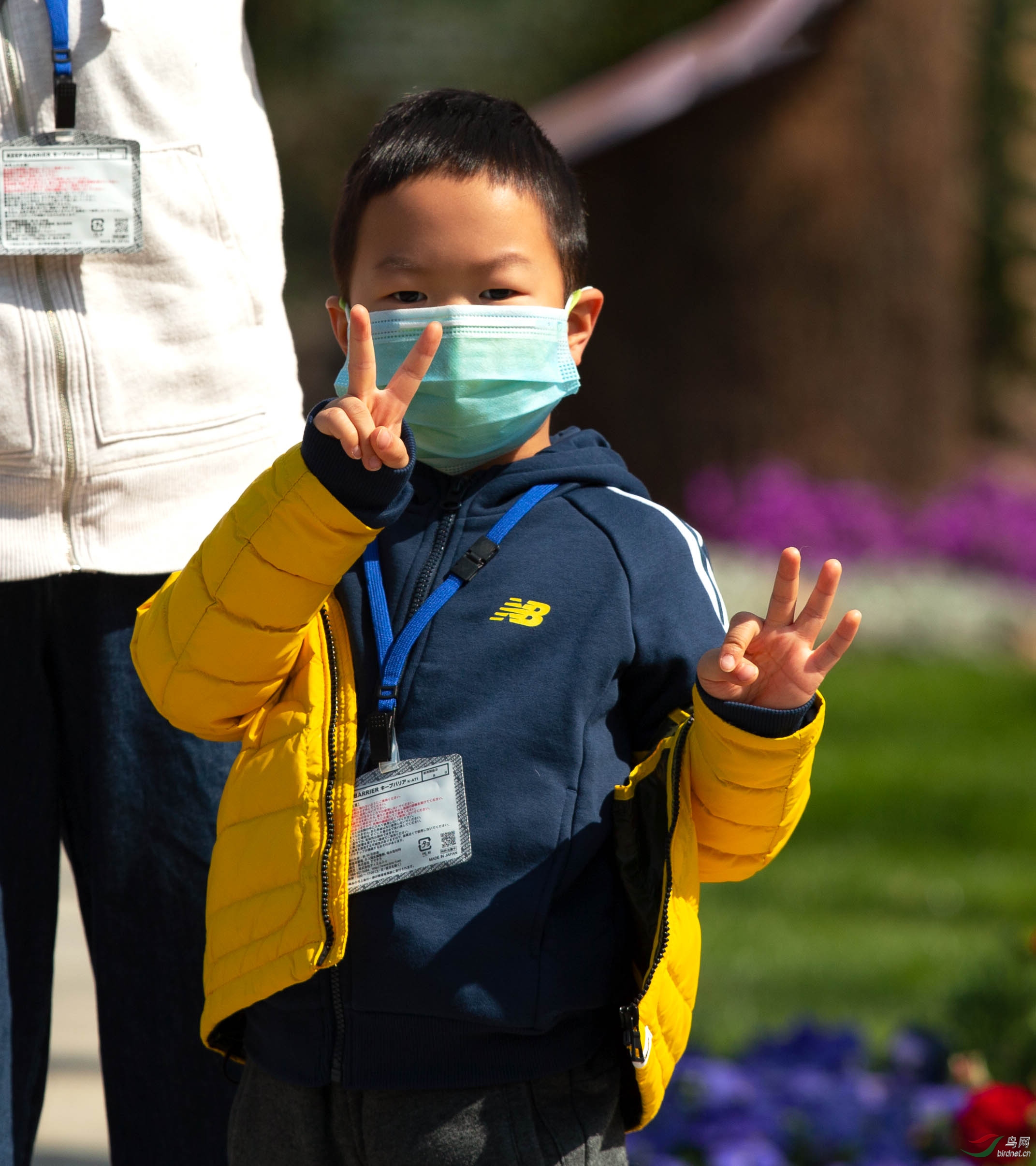 ci6w3599戴口罩的小孩.jpg