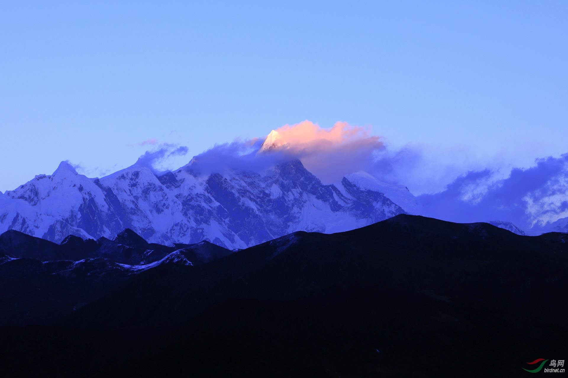 最后一缕阳光,照在中国最美山峰--南伽巴瓦之巅,圣女露出羞涩的面容.