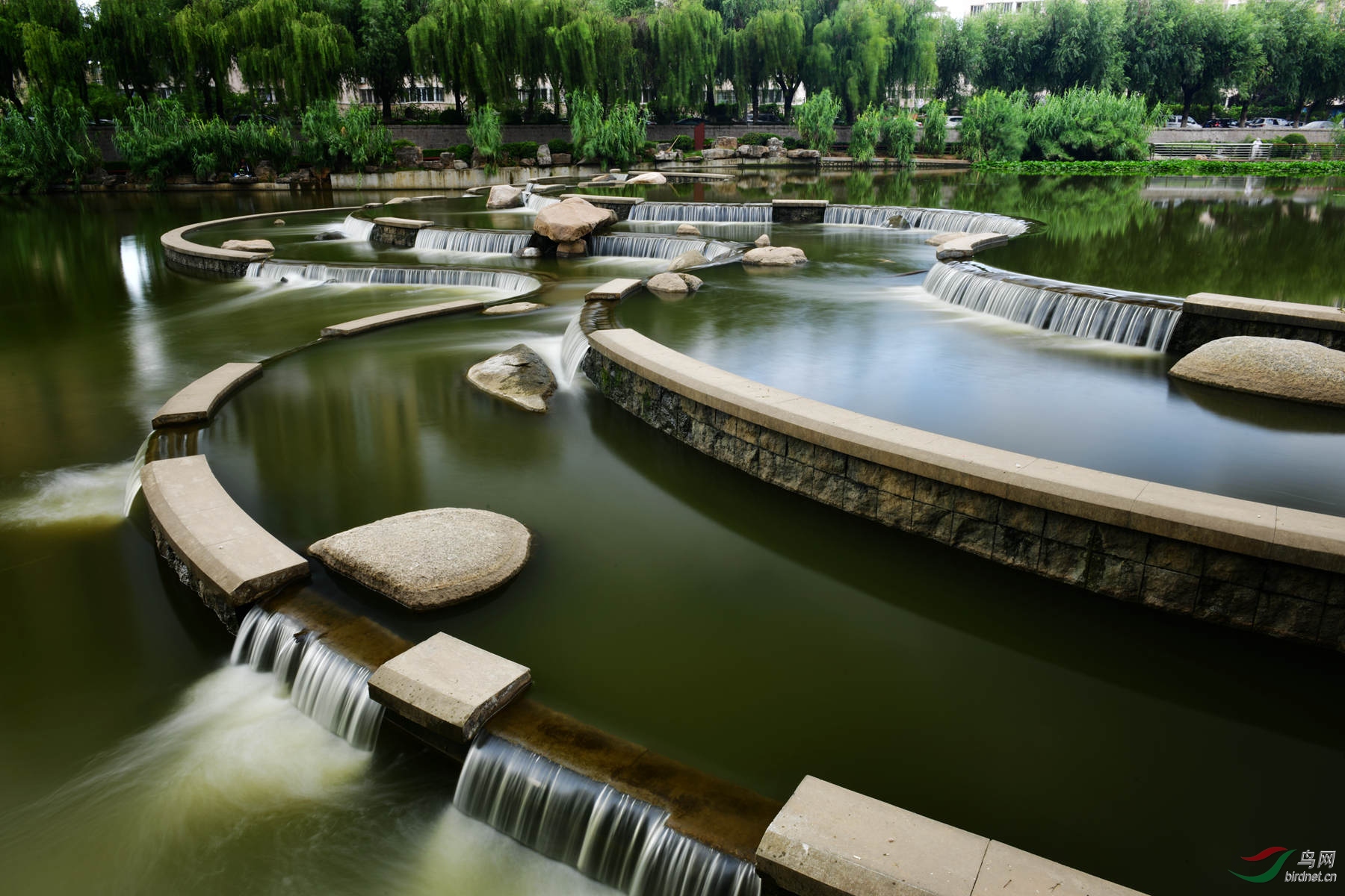 昔日臭水沟今日景观河青岛李村河公园