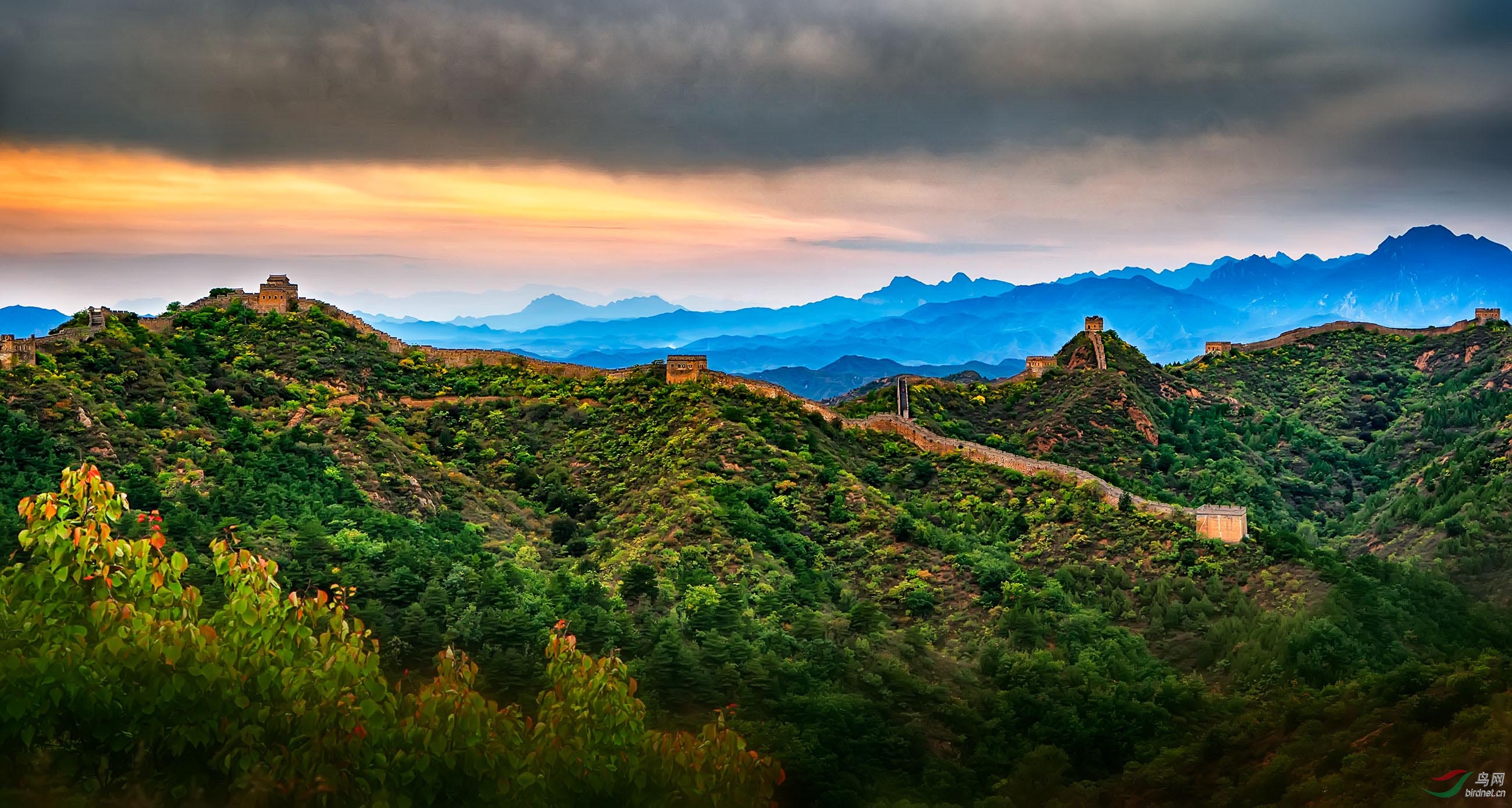 黄昏时万里长城