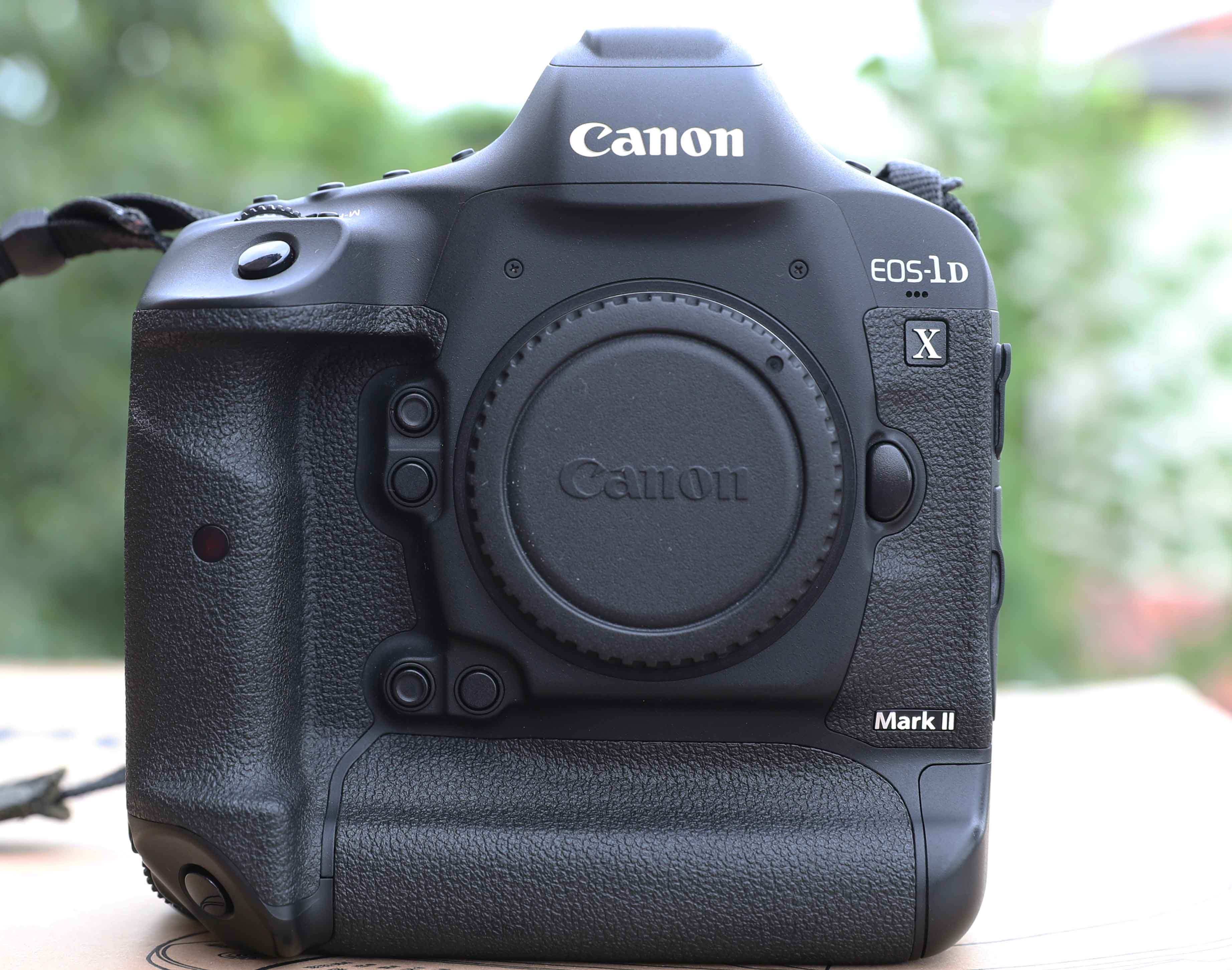 ����EOS-1D X Mark II