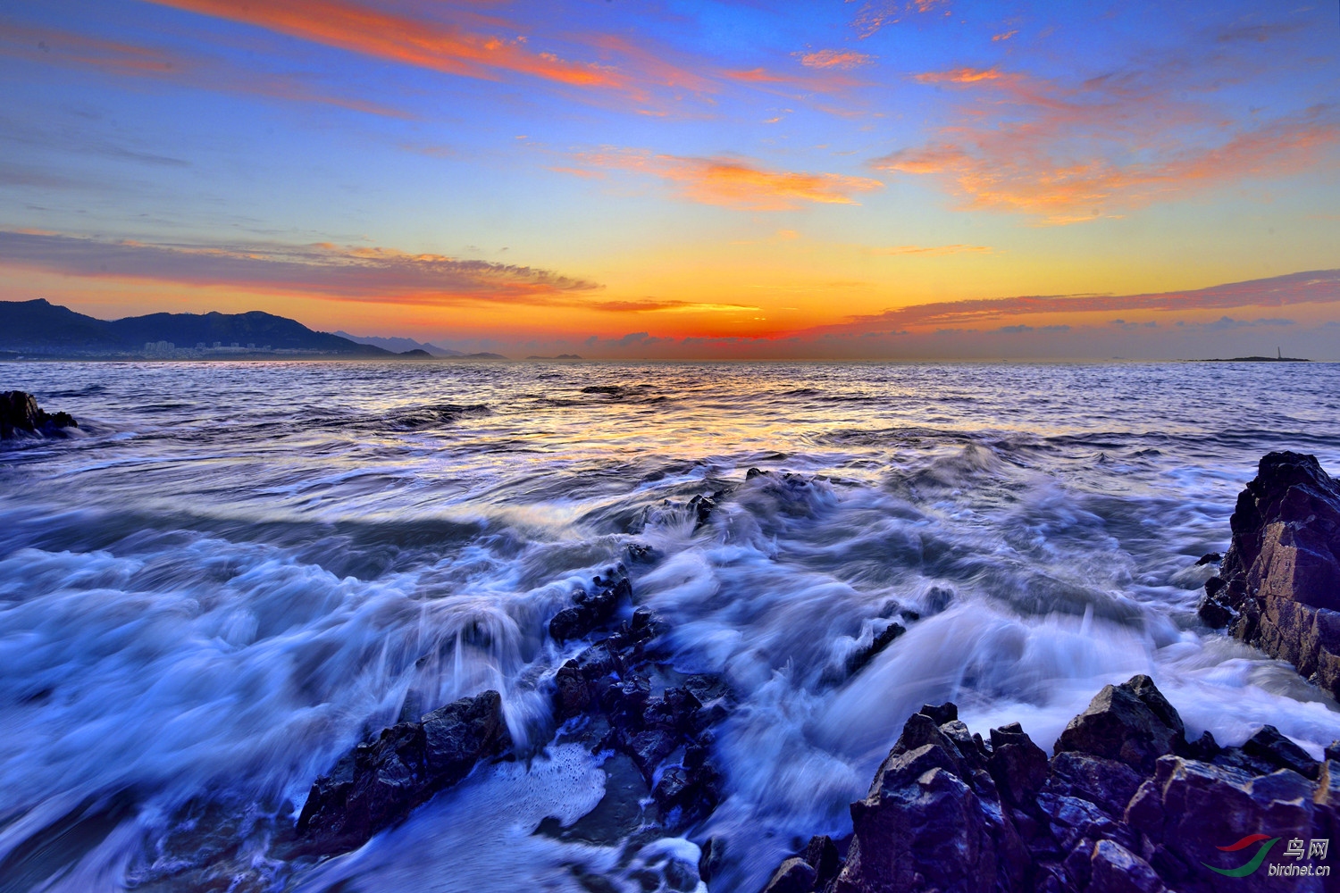 崂山湾的早晨祝贺耕海农夫老师荣获首页综合精华