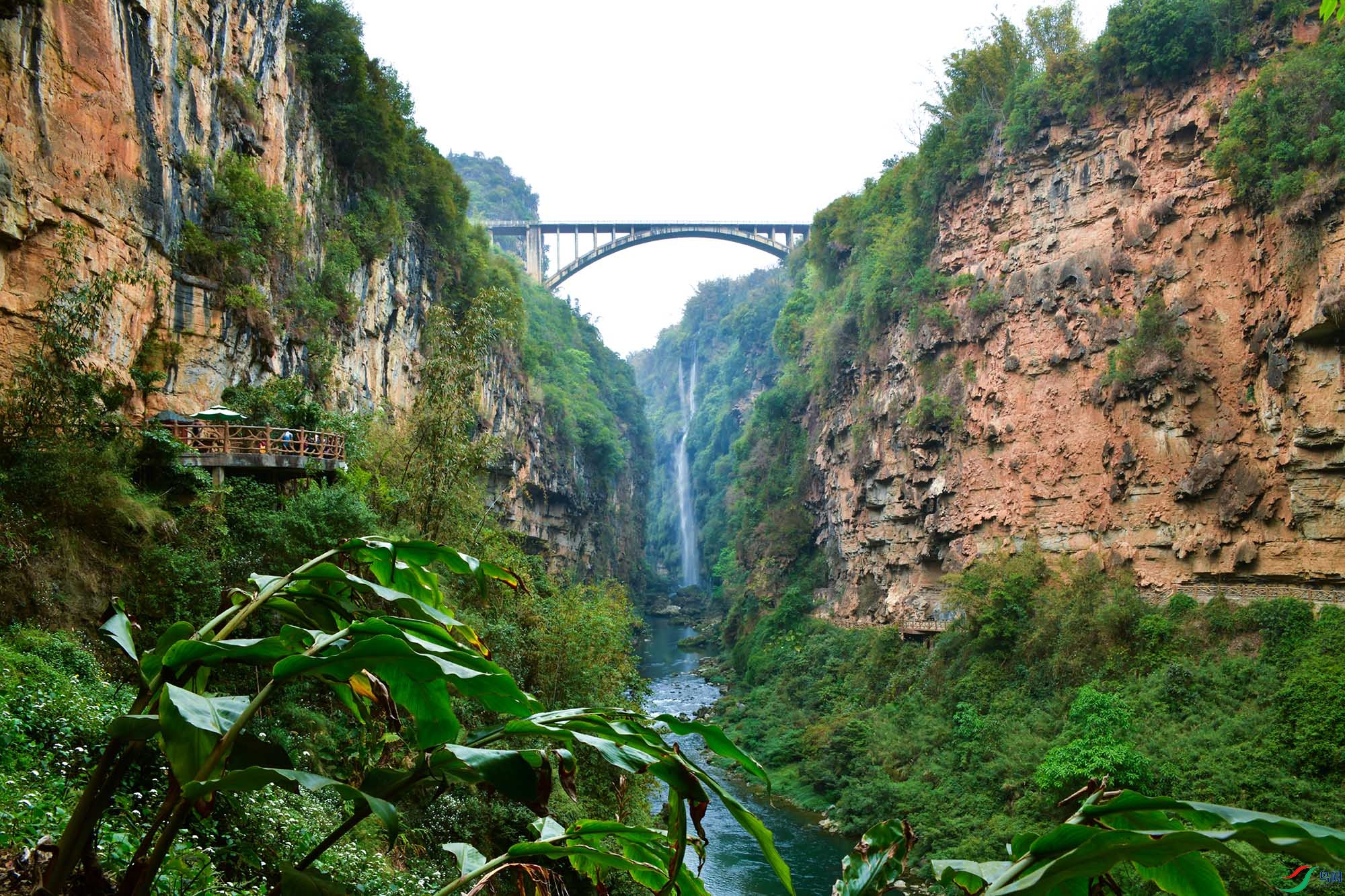 马岭河峡谷祝贺佳作荣获图文精华