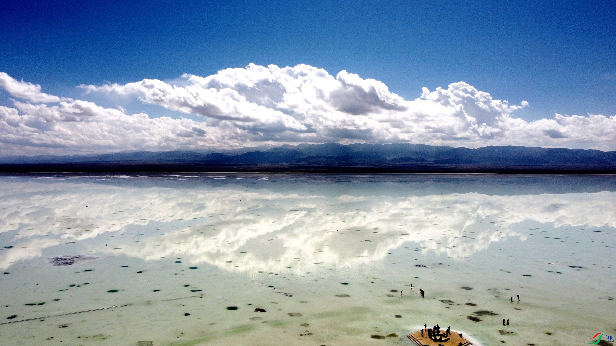茶卡盐湖全景图图片
