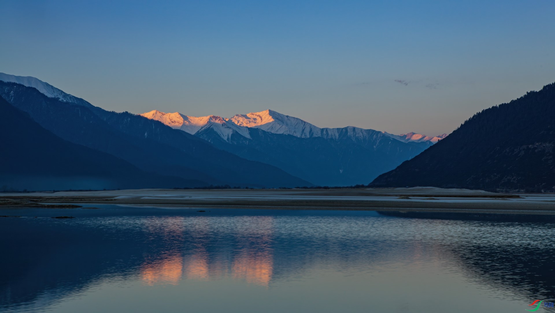 静静的雅鲁藏布江