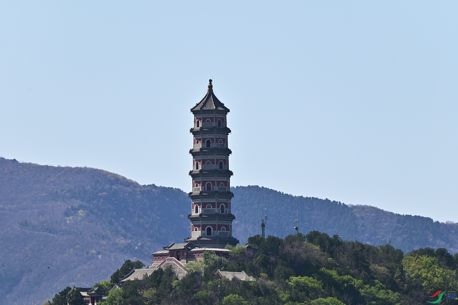 远眺玉峰塔和妙高塔