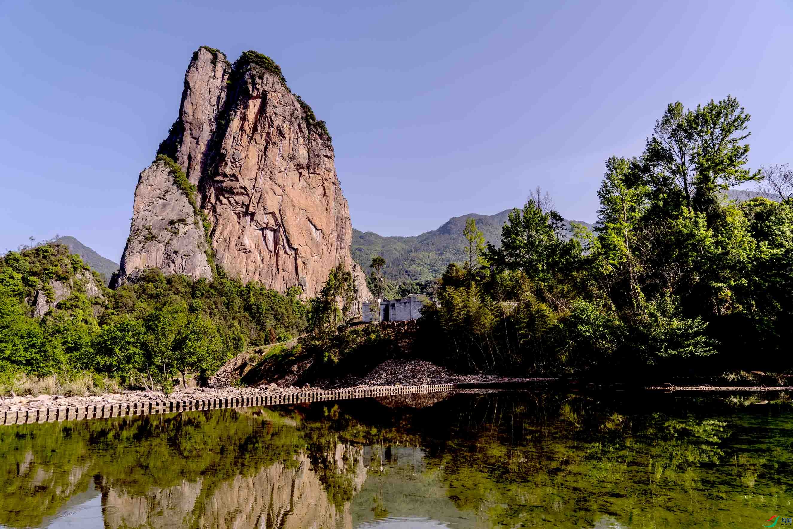 浙江宁波楠溪江石桅岩