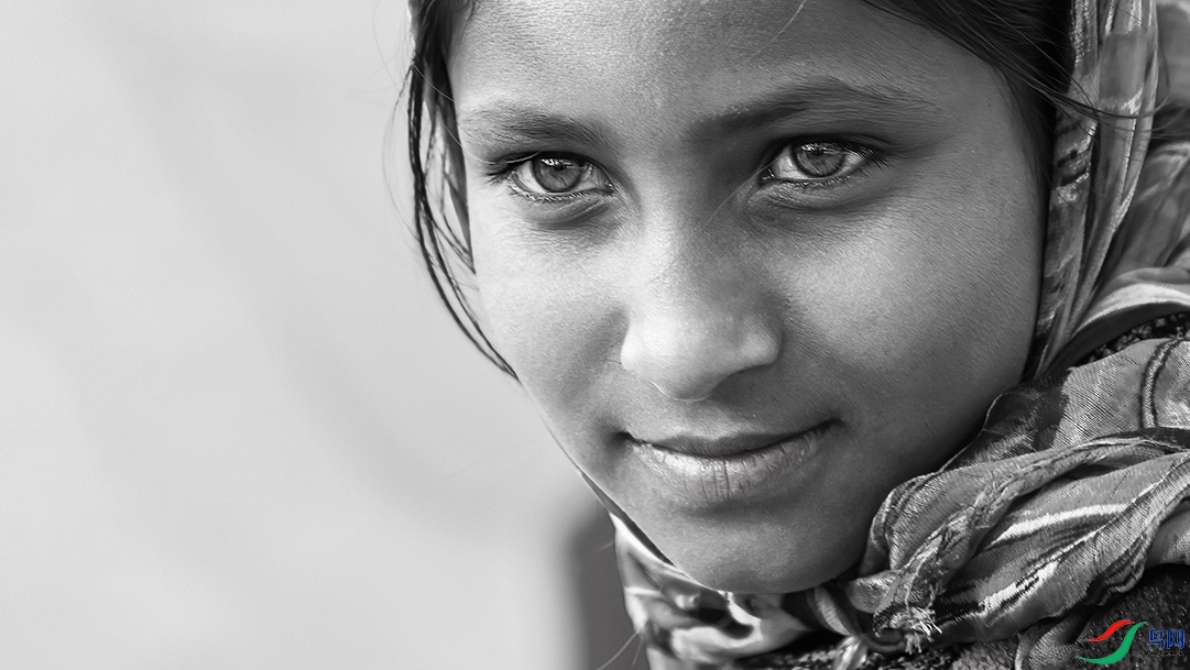 [人物] 《双瞳剪水》------祝贺老师荣获首页黑白影像精华!