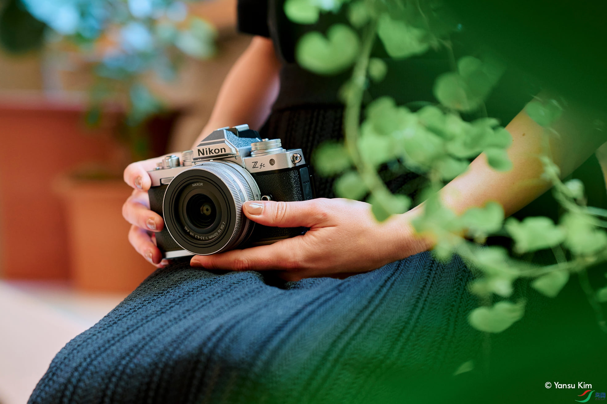 Nikon-Z-fc-DX-format-mirrorless-camera-1.jpg
