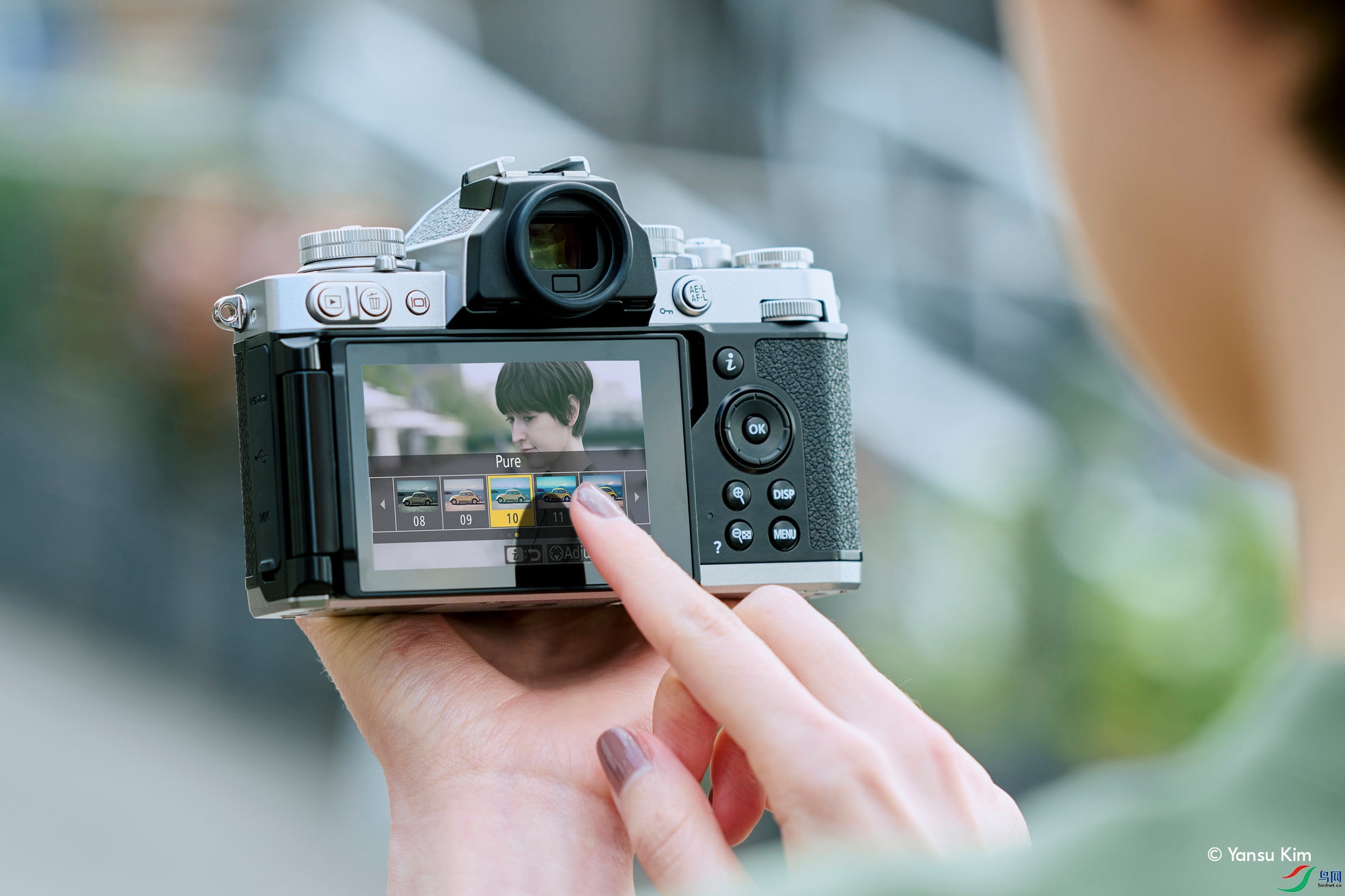 Nikon-Z-fc-DX-format-mirrorless-camera-2.jpg