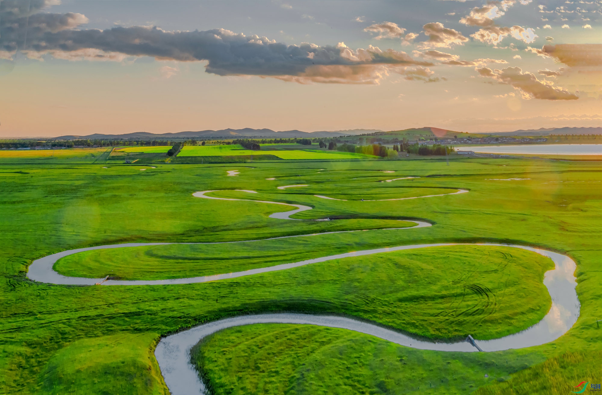 静静的小河,(祝贺路之风老师荣获首页综合精华)