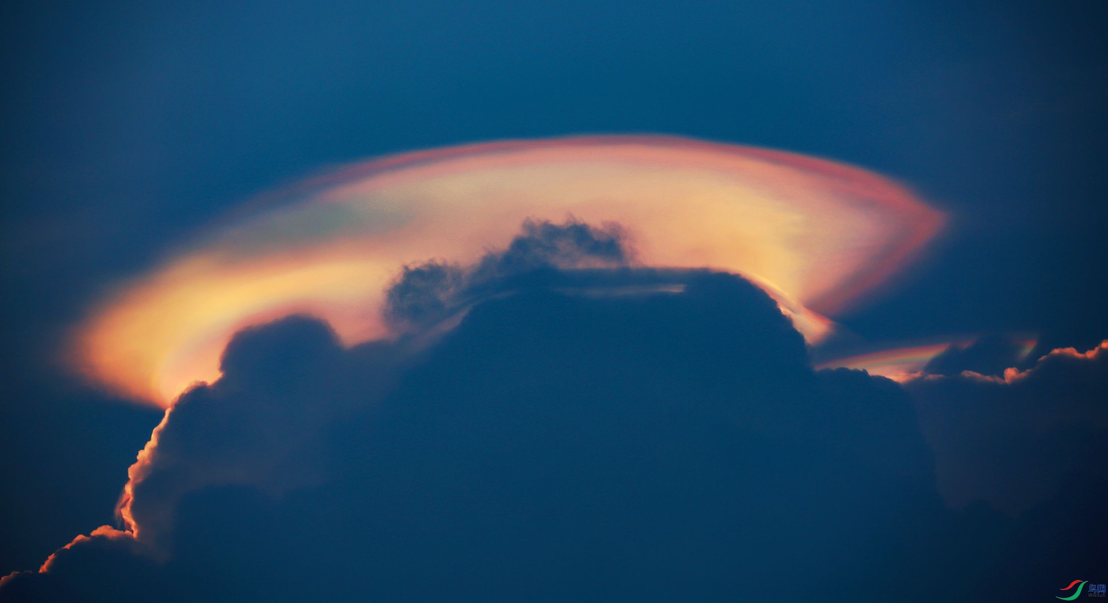 又见天空七彩云