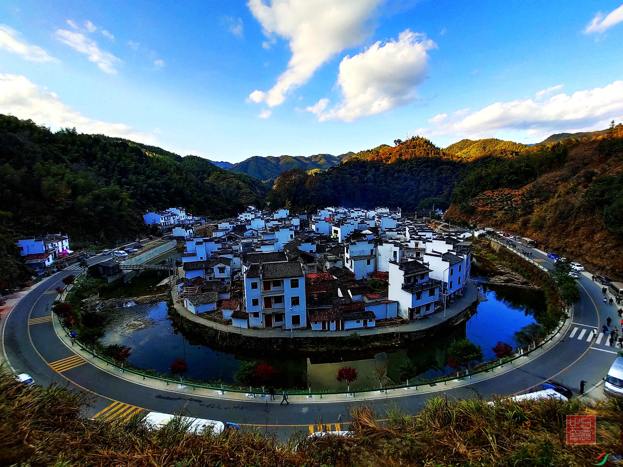 �������