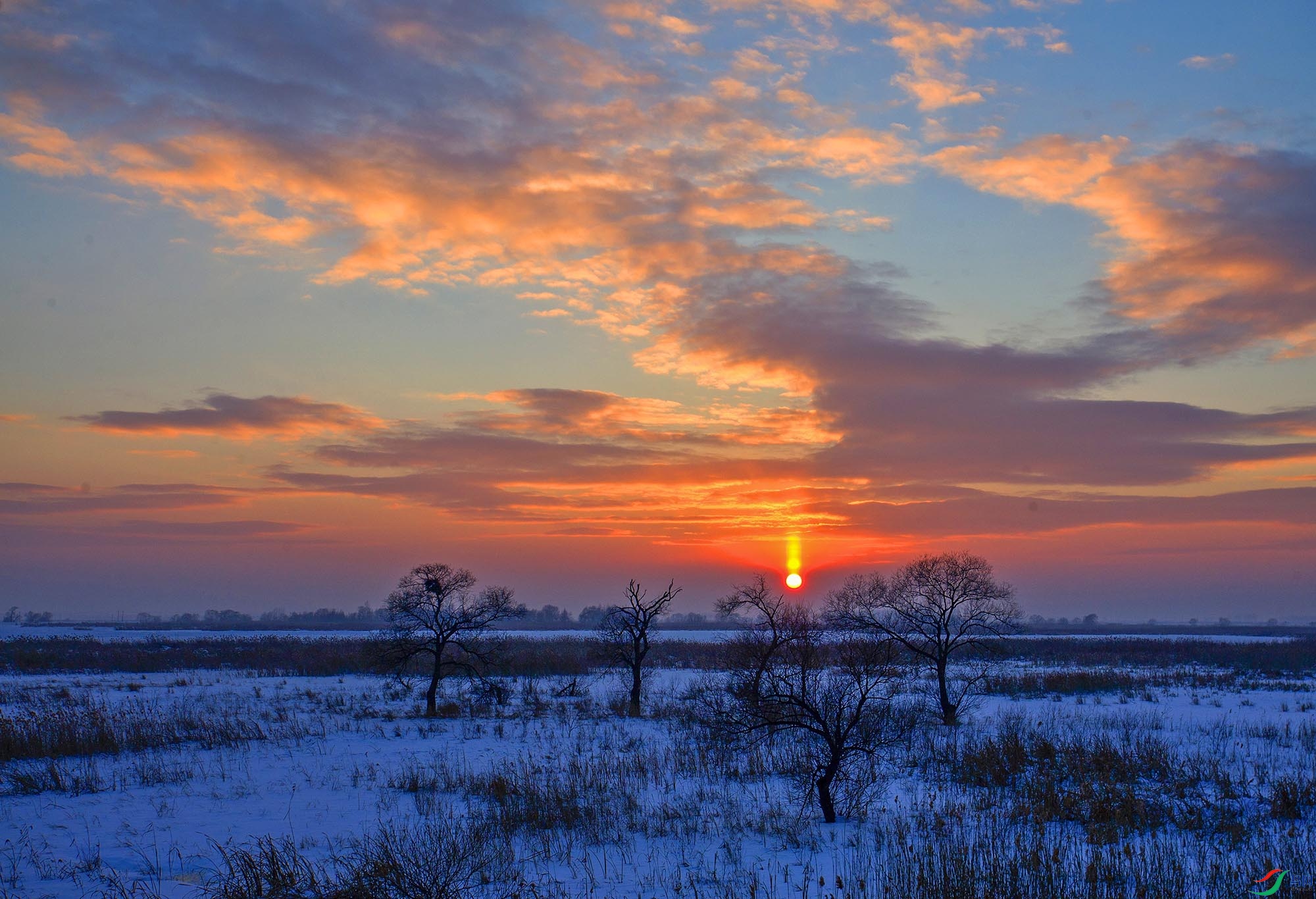 ��ʪ��Ϧ����--�ŵ�ɽ  ��Ӱ.jpg