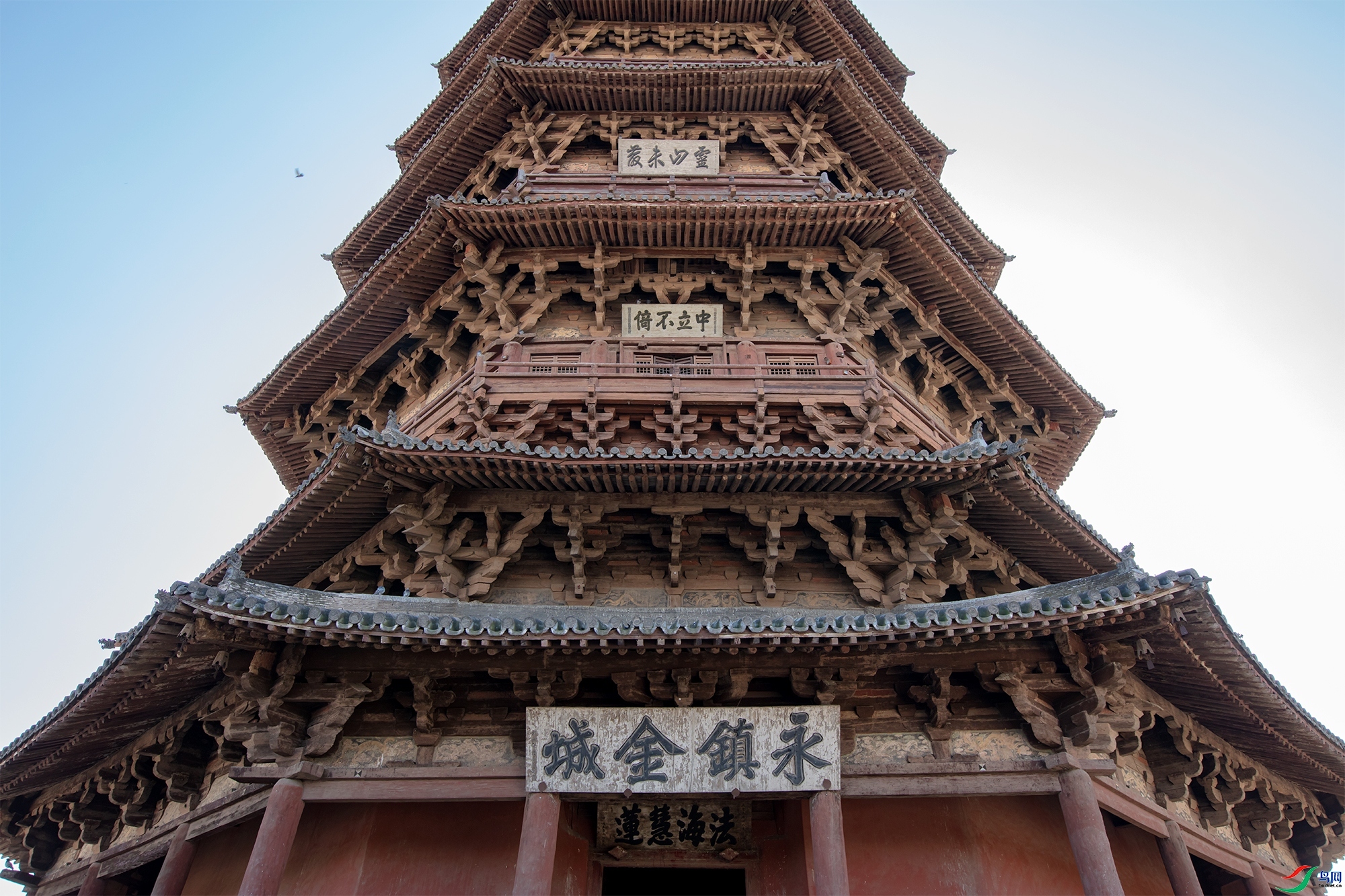 _B0A5910-1.jpg