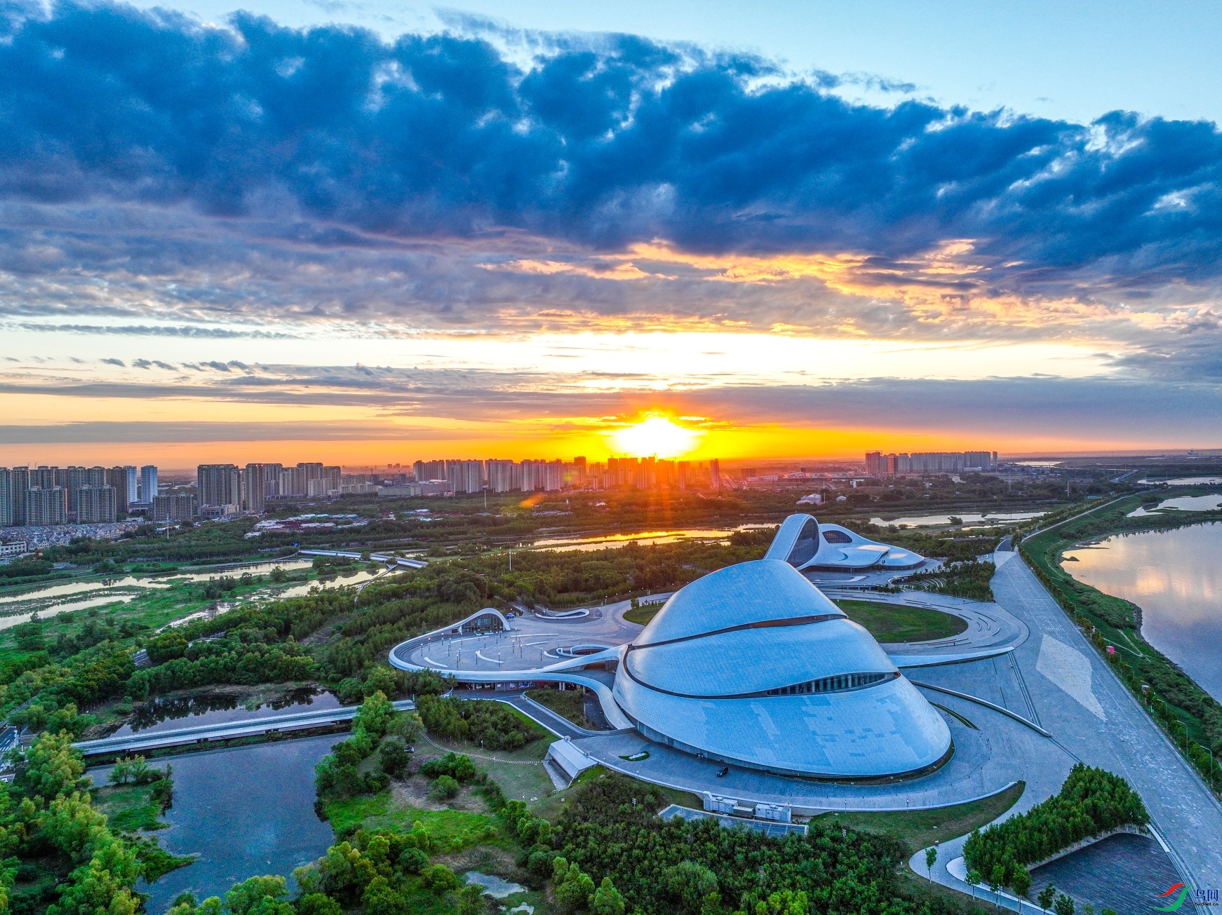 dji_fly_20230605_040150_976_1686055899520_photo ����1.jpg