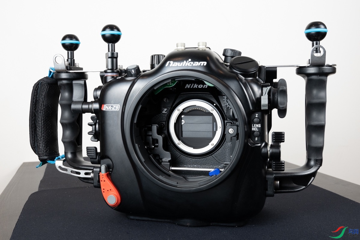Nauticam-NA-Z9-housing-with-Nikon-Z9-camera-inside.jpeg