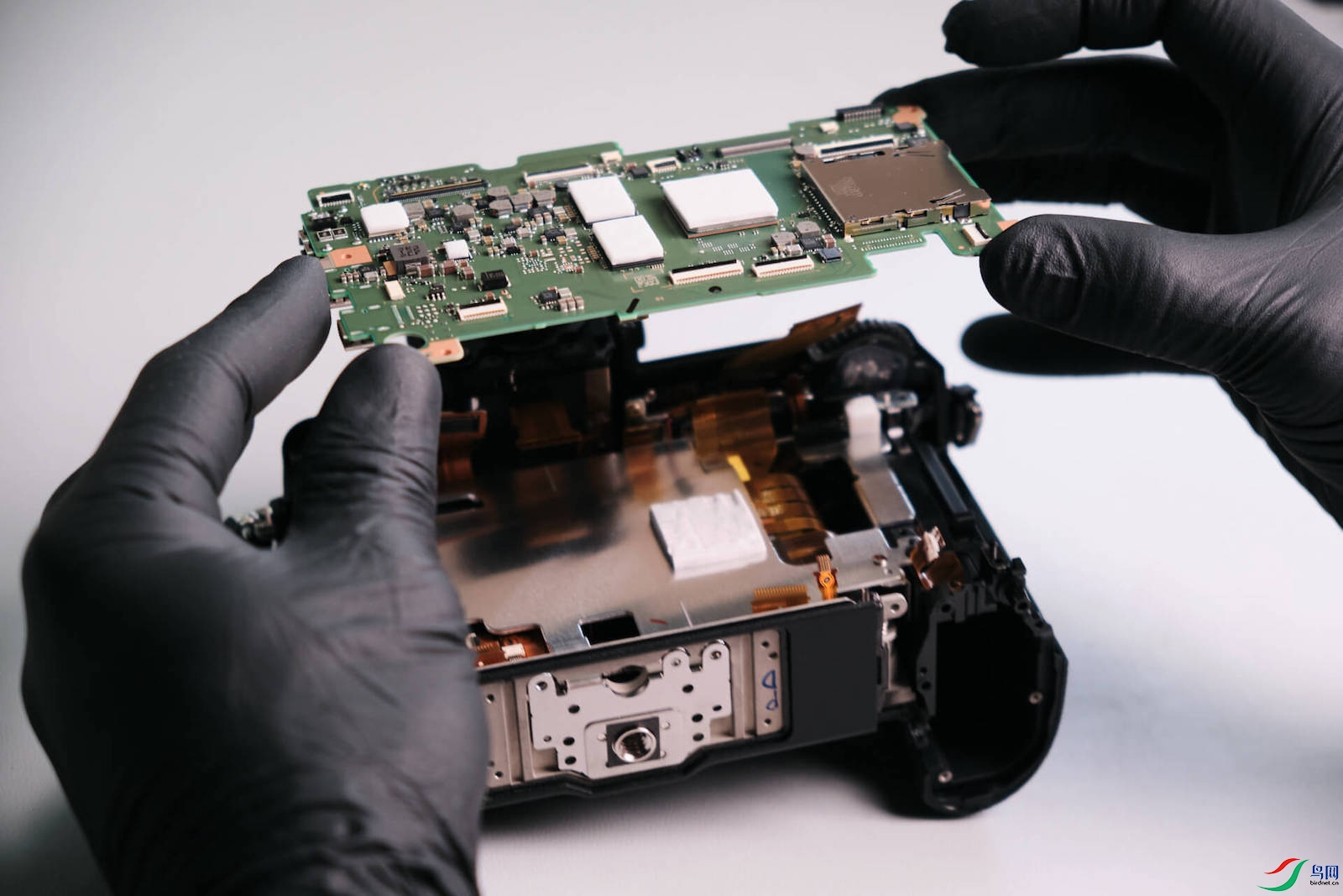 Nikon-Z8-teardown-and-disassembly-3.jpg